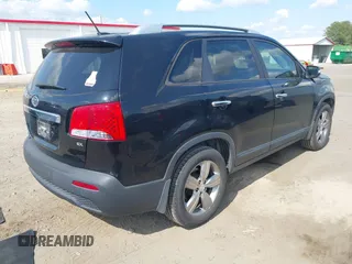 2013 Kia Sorento EX с VIN 5XYKU3A62DG348688, выставлен на аукционе IAAI как лот 42216843 с пробегом 231 471 миль миль и . История ставок и продаж доступна на DreamBid. Изображение 4.