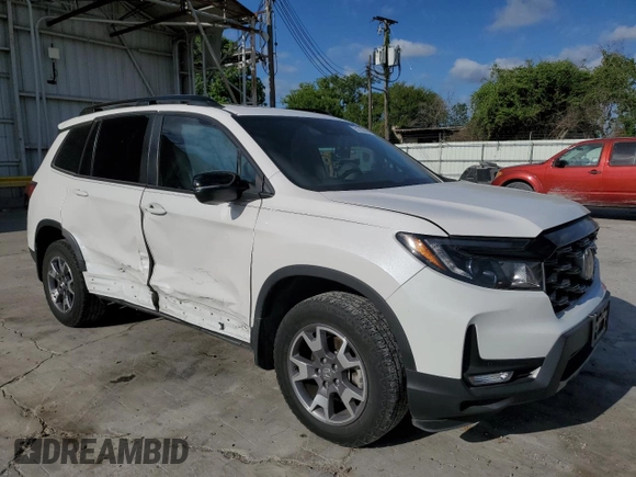 2023 Honda Passport TrailSport with VIN 5FNYF8H6XPB026464, listed as a Copart auction lot 52736395 with 14,281 mi miles and Salvage title. Bid and sale history available at DreamBid. Image 4.