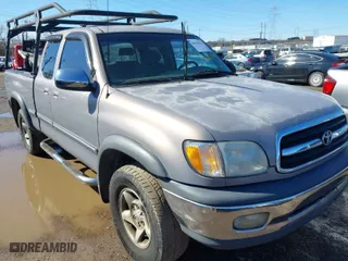 2000 Toyota Tundra SR5 with VIN 5TBBT4418YS043819, listed as a IAAI auction lot 41820617 with 249,454 mi miles. Bid and sale history available at carsss.com. Image 1.