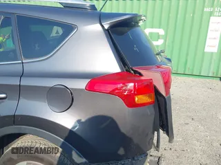 2014 Toyota RAV4 LE z VIN JTMZFREV9E5018084, wystawiony jako IAAI lot #42573040 z przebiegiem 168 661 mil mil oraz . Historia ofert i sprzedaży dostępna na DreamBid. Obrazek 19.