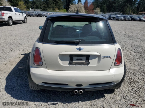 2006 MINI Cooper Hardtop S with VIN WMWRE33526TJ48561, listed as a Copart auction lot 53217245 with 154,128 mi miles and Clean Title. Bid and sale history available at carsss.com. Image 6.