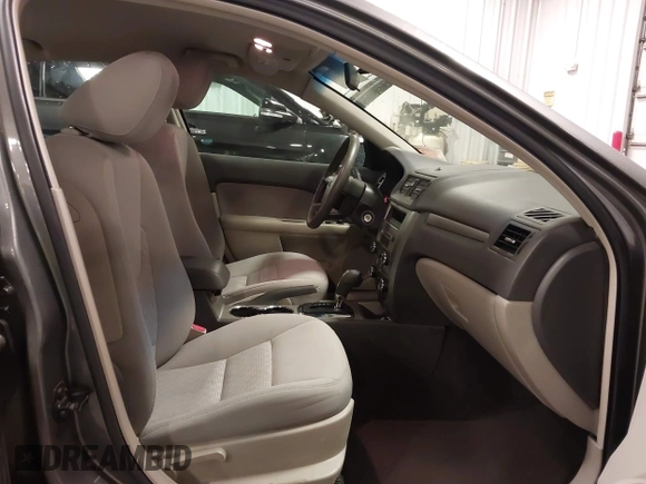 2010 Ford Fusion SE with VIN 3FAHP0HA7AR166745, listed as a IAAI auction lot 41744391 with 174,303 mi miles. Bid and sale history available at carsss.com. Image 5.