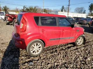 2013 Kia Soul + with VIN KNDJT2A61D7584481, listed as a Copart auction lot 87702205 with 89,036 mi miles and Salvage Title. Bid and sale history available at carsss.com. Image 3.