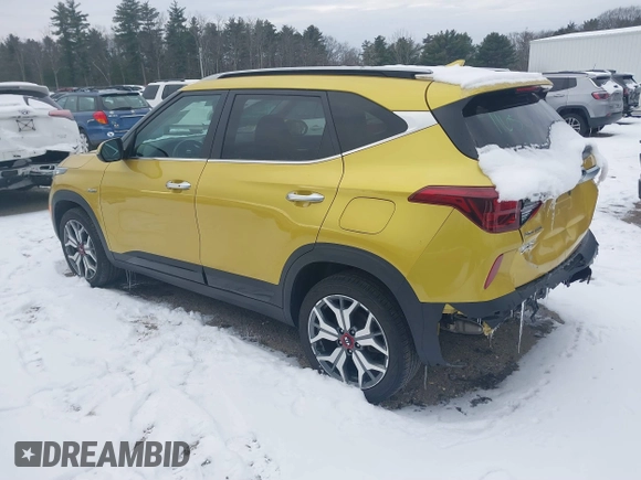 2021 Kia Seltos SX with VIN KNDETCA28M7166732, listed as a IAAI auction lot 41261289 with 35,979 mi miles. Bid and sale history available at carsss.com. Image 3.