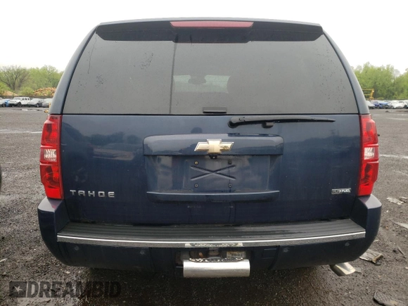 2009 Chevrolet Tahoe LTZ with VIN 1GNFK33009R277510, listed as a Copart auction lot 55766245 with 213,530 mi miles and Clean title. Bid and sale history available at DreamBid. Image 6.