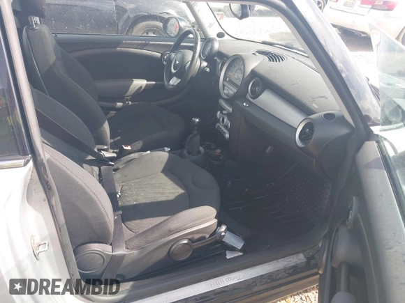 2008 MINI Hardtop with VIN WMWMF33578TU68033, listed as a IAAI auction lot 41939852 with 128,231 mi miles and . Bid and sale history available at DreamBid. Image 5.