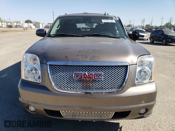 2014 GMC Yukon XL Denali with VIN 1GKS2MEF1ER107346, listed as a Copart auction lot 67927133 with 77,793 mi miles and Salvage Title. Bid and sale history available at carsss.com. Image 5.