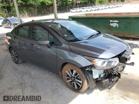 2021 Nissan Versa SV z VIN 3N1CN8EV0ML840177, wystawiony jako Copart lot #57823925 z przebiegiem 100 508 mil mil oraz Szkoda całkowita • Salvage title. Historia ofert i sprzedaży dostępna na DreamBid. Obrazek 4.