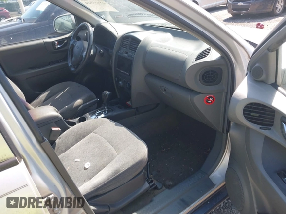 2003 Hyundai Santa Fe GLS with VIN KM8SC73D83U370273, listed as a IAAI auction lot 42577324 with 181,105 mi miles and . Bid and sale history available at DreamBid. Image 5.