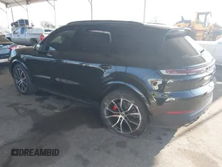 2024 Porsche Cayenne S z VIN WP1AL2AY3RDA35194, wystawiony jako IAAI lot #40984680 z przebiegiem 23 852 mil mil oraz . Historia ofert i sprzedaży dostępna na DreamBid. Obrazek 3.