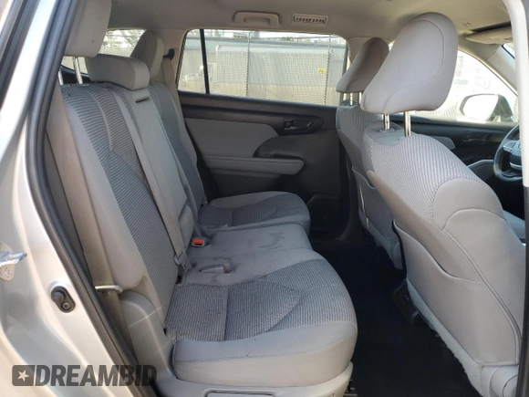 2022 Toyota Highlander L z VIN 5TDCZRBH2NS234381, wystawiony jako Copart lot #48407625 z przebiegiem 45 260 mil mil oraz Szkoda całkowita • Salvage title. Historia ofert i sprzedaży dostępna na DreamBid. Obrazek 11.