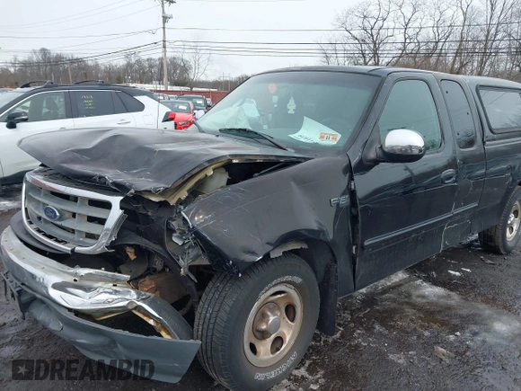 2001 Ford F-150 XL z VIN 1FTZX17201NB75918, wystawiony jako IAAI lot #41541039 z przebiegiem 225 005 mil mil oraz . Historia ofert i sprzedaży dostępna na DreamBid. Obrazek 6.