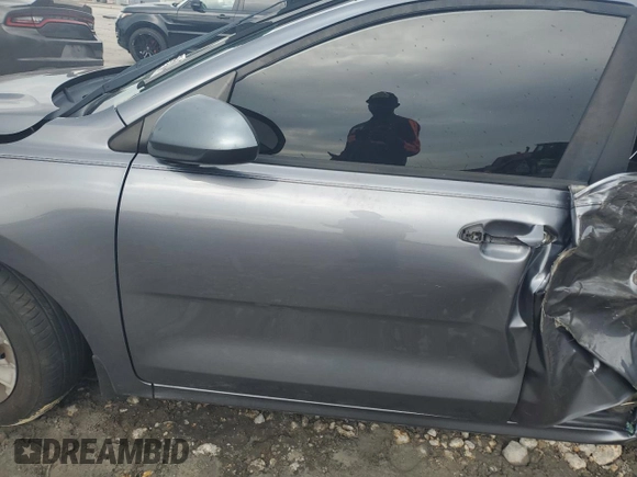 2019 Kia Rio S with VIN 3KPA24AB3KE171390, listed as a Copart auction lot 86492264 with 0 mi miles and Salvage Title. Bid and sale history available at carsss.com. Image 7.