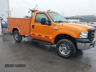 2007 Ford F-250 z VIN 1FDNF21557EA12597, wystawiony jako IAAI lot #41454655 z przebiegiem 51 917 mil mil oraz . Historia ofert i sprzedaży dostępna na DreamBid. Obrazek 1.