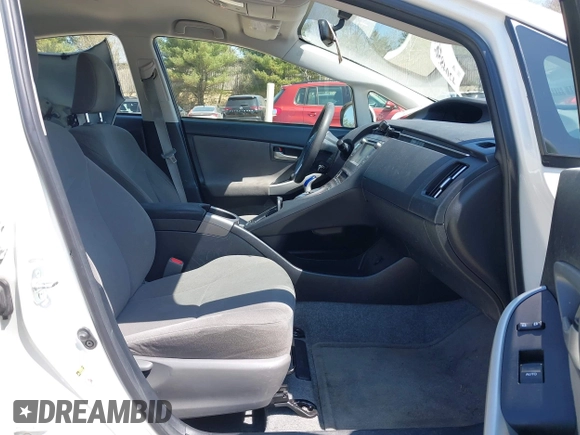 2015 Toyota Prius Four with VIN JTDKN3DU5F1907662, listed as a IAAI auction lot 42048565 with 84,458 mi miles. Bid and sale history available at carsss.com. Image 5.