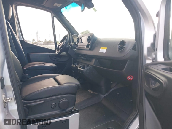 2023 Mercedes-Benz Sprinter Passenger with VIN W1Z4NGHY0PT125750, listed as a IAAI auction lot 41123608 with 47,529 mi miles and . Bid and sale history available at carsss.com. Image 5.