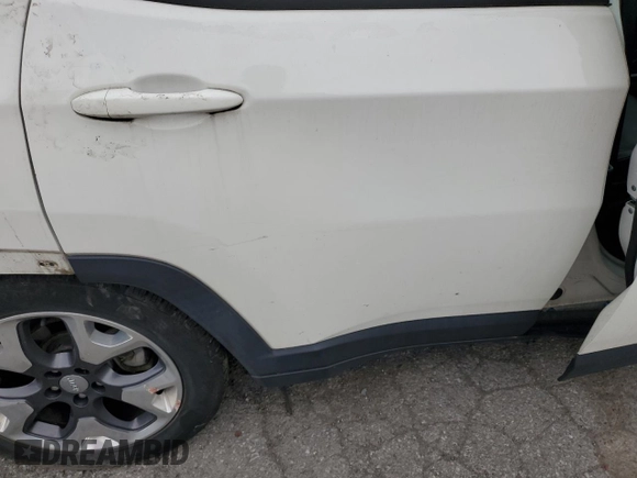 2020 Jeep Compass Limited with VIN 3C4NJDCBXLT221328, listed as a Copart auction lot 61133605 with 70,338 mi miles and Salvage title. Bid and sale history available at DreamBid. Image 11.