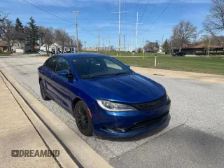 2015 Chrysler 200 S with VIN 1C3CCCBB8FN592784, listed as a Copart auction lot 53761135 with 123,398 mi miles and Clean Title. Bid and sale history available at carsss.com. Image 1.
