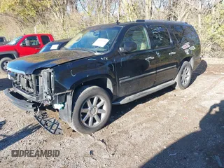 2010 GMC Yukon XL Denali with VIN 1GKUKMEF4AR156236, listed as a IAAI auction lot 40818388 with 252,031 mi miles. Bid and sale history available at carsss.com. Image 21.