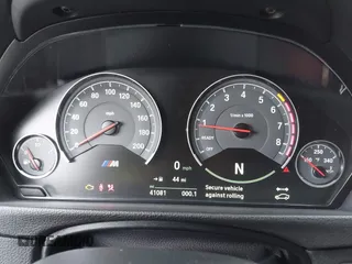2018 BMW M3 z VIN WBS8M9C54J5K99251, wystawiony jako IAAI lot #38433789 z przebiegiem 41 081 mil mil oraz . Historia ofert i sprzedaży dostępna na DreamBid. Obrazek 7.