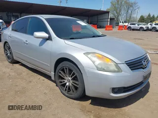 2009 Nissan Altima SL with VIN 1N4AL21E49N472094, listed as a IAAI auction lot 42108451 with 210,448 mi miles and . Bid and sale history available at carsss.com. Image 1.
