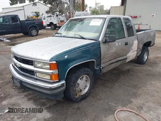 1998 Chevrolet Silverado 1500 with VIN 2GCEC19R3W1122806, listed as a IAAI auction lot 42153517 with 271,788 mi miles and . Bid and sale history available at DreamBid. Image 21.