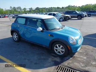 2008 MINI Hardtop with VIN WMWMF33568TT67727, listed as a IAAI auction lot 41985166 with 158,579 mi miles and . Bid and sale history available at DreamBid. Image 1.