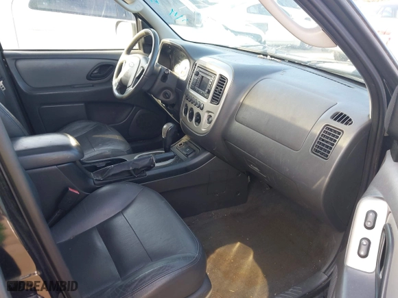 2007 Ford Escape Hybrid with VIN 1FMCU59H77KB97749, listed as a IAAI auction lot 41403183 with 1 mi miles. Bid and sale history available at carsss.com. Image 5.