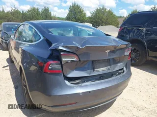 2020 Tesla Model 3 Long Range z VIN 5YJ3E1EB9LF667993, wystawiony jako IAAI lot #41990917 z przebiegiem 58 269 mil mil oraz . Historia ofert i sprzedaży dostępna na DreamBid. Obrazek 20.