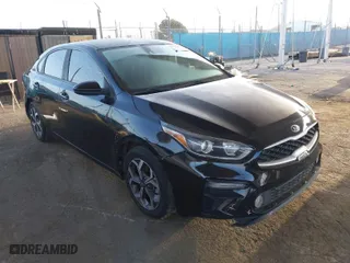 2020 Kia Forte LXS with VIN 3KPF24AD4LE174811, listed as a IAAI auction lot 41947098 with 121,834 mi miles. Bid and sale history available at carsss.com. Image 1.