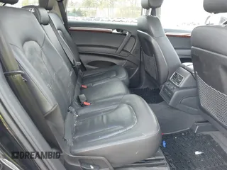 2015 Audi Q7 Premium Plus z VIN WA1LGAFE3FD021986, wystawiony jako IAAI lot #42129938 z przebiegiem 58 501 mil mil oraz . Historia ofert i sprzedaży dostępna na DreamBid. Obrazek 8.