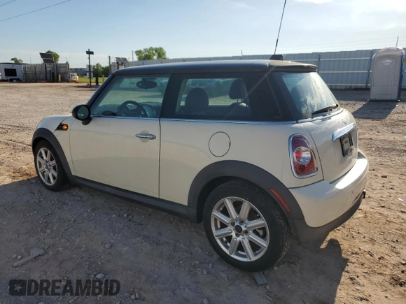 2011 MINI Hardtop z VIN WMWSU3C52BT094094, wystawiony jako Copart lot #55634655 z przebiegiem 104 123 mil mil oraz Szkody całkowita. Historia ofert i sprzedaży dostępna na DreamBid. Obrazek 2.