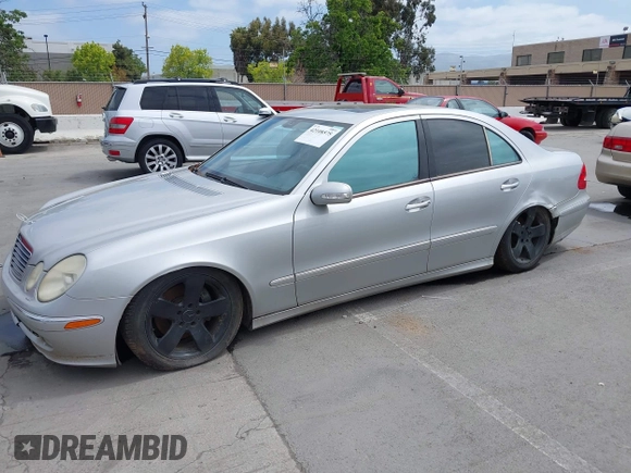 2004 Mercedes-Benz E-Class 5.0L with VIN WDBUF70J64A433838, listed as a IAAI auction lot 42108575 with 1 mi miles. Bid and sale history available at carsss.com. Image 2.