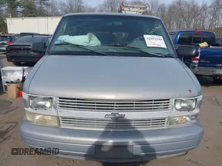 2000 Chevrolet Astro z VIN 1GNDM19W1YB219270, wystawiony jako IAAI lot #42053149 z przebiegiem 202 254 mil mil oraz . Historia ofert i sprzedaży dostępna na DreamBid. Obrazek 12.