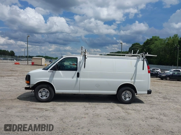 2017 Chevrolet Express Cargo with VIN 1GCWGAFF4H1102432, listed as a IAAI auction lot 42458698 with 282,698 mi miles and . Bid and sale history available at DreamBid. Image 15.