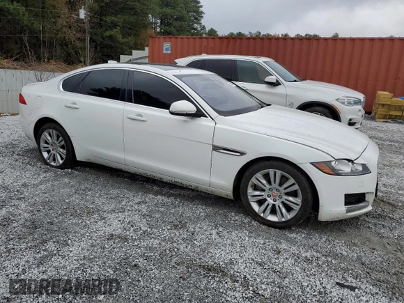 2016 Jaguar XF 35t Premium with VIN SAJBD4BV5GCY06116, listed as a Copart auction lot 82461924 with 98,609 mi miles and Clean Title. Bid and sale history available at carsss.com. Image 4.