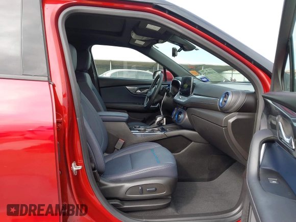 2024 Chevrolet Blazer RS z VIN 3GNKBERS5RS184241, wystawiony jako IAAI lot #41408120 z przebiegiem 11 857 mil mil oraz . Historia ofert i sprzedaży dostępna na DreamBid. Obrazek 5.