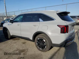 2024 Kia Sorento S z VIN 5XYRLDJC5RG289186, wystawiony jako Copart lot #53971495 z przebiegiem 9711 mil mil oraz Szkody całkowita. Historia ofert i sprzedaży dostępna na DreamBid. Obrazek 2.
