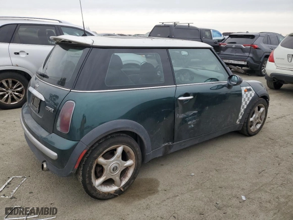 2003 MINI Cooper Hardtop with VIN WMWRC33493TE14900, listed as a Copart auction lot 44817555 with 105,103 mi miles and Salvage Title. Bid and sale history available at carsss.com. Image 3.