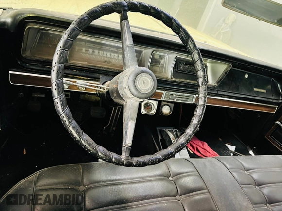 1966 Chevrolet Impala z VIN 164376Y158054, wystawiony jako Copart lot #86863514 z przebiegiem 32 332 mil mil oraz Czysty tytuł • Clean title. Historia ofert i sprzedaży dostępna na DreamBid. Obrazek 9.