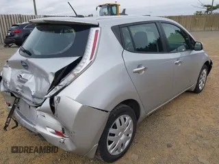 2016 Nissan LEAF S with VIN 1N4AZ0CP2GC301712, listed as a IAAI auction lot 41929753 with 67,265 mi miles. Bid and sale history available at carsss.com. Image 4.
