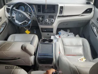 2017 Toyota Sienna XLE Auto Access Seat with VIN 5TDYZ3DCXHS825115, listed as a Copart auction lot 70457474 with Not provided miles and Salvage title. Bid and sale history available at DreamBid. Image 8.