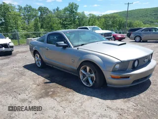 2009 Ford Mustang GT z VIN 1ZVHT82H295123520, wystawiony jako IAAI lot #42313485 z przebiegiem 153 069 mil mil oraz . Historia ofert i sprzedaży dostępna na DreamBid. Obrazek 1.