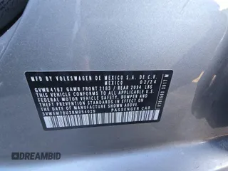 2024 Volkswagen Jetta S z VIN 3VW5M7BU3RM054029, wystawiony jako IAAI lot #42809045 z przebiegiem 22 859 mil mil oraz . Historia ofert i sprzedaży dostępna na DreamBid. Obrazek 2.