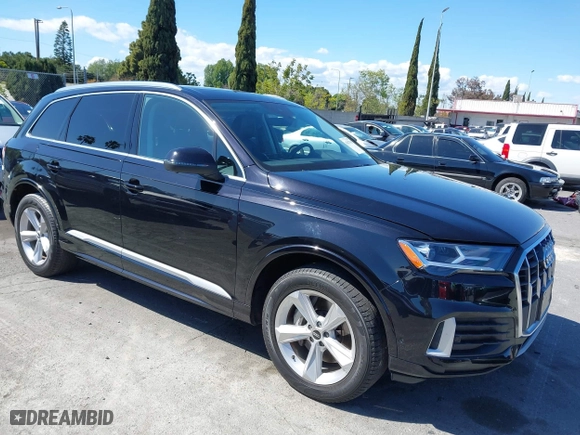 2021 Audi Q7 Premium with VIN WA1AJAF70MD035402, listed as a IAAI auction lot 41947818 with 40,939 mi miles. Bid and sale history available at carsss.com. Image 6.