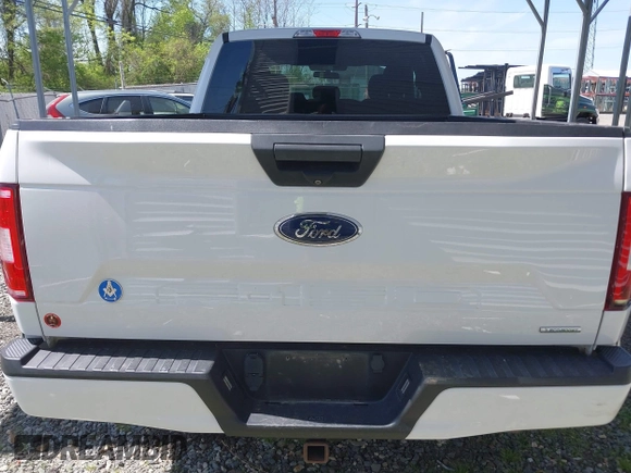 2018 Ford F-150 XL z VIN 1FTEX1CP3JFC70015, wystawiony jako IAAI lot #42095308 z przebiegiem 95 327 mil mil oraz . Historia ofert i sprzedaży dostępna na DreamBid. Obrazek 16.