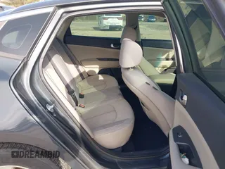 2016 Kia Optima LX with VIN KNAGT4L30G5081448, listed as a IAAI auction lot 41887881 with 95,214 mi miles. Bid and sale history available at carsss.com. Image 8.