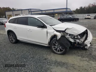 2017 Volvo V60 z VIN YV440MWKXH1040994, wystawiony jako Copart lot #81419934 z przebiegiem Nie podano mil oraz Szkoda całkowita • Salvage title. Historia ofert i sprzedaży dostępna na DreamBid. Obrazek 4.