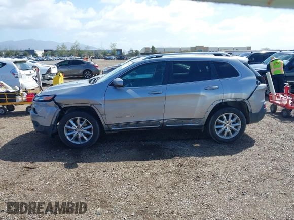 2017 Jeep Cherokee Limited z VIN 1C4PJMDB4HW518815, wystawiony jako IAAI lot #41798567 z przebiegiem 68 332 mil mil oraz . Historia ofert i sprzedaży dostępna na DreamBid. Obrazek 15.