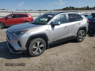 2021 Toyota RAV4 SE with VIN JTMAB3FV5MD016003, listed as a Copart auction lot 52282435 with 25,581 mi miles and Salvage title. Bid and sale history available at DreamBid. Image 1.